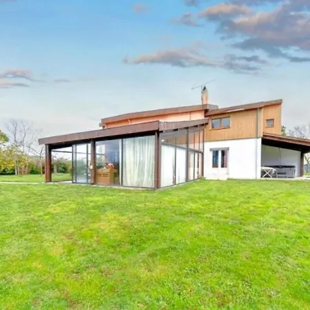 Maison Standing 260m2 Veranda Piscine Jardin 2700m2 Vue Campagne *